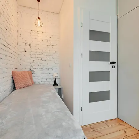 G-8hostel *